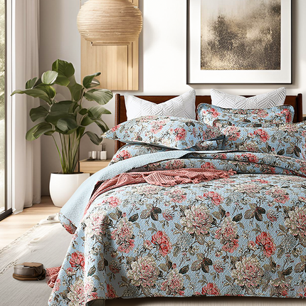 Spring Blooming Garden Pattern Reversibile Coverlet Set Bohemian Quilted Bed Set